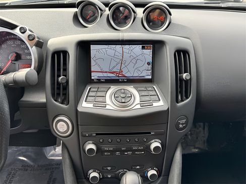 Used 2017 Nissan 370Z Touring Sport image 8