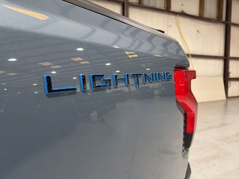 Used 2023 Ford F150 Lightning Platinum image 13