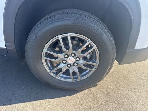 Used 2025 GMC Acadia Elevation image 26