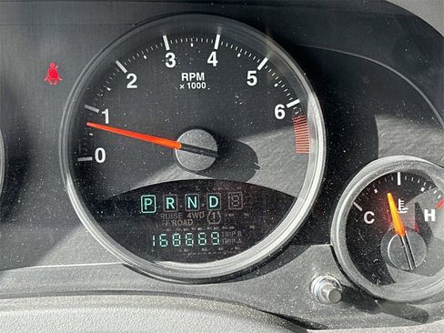 Used 2010 Jeep Compass Sport image 19