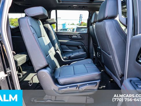 Used 2025 Chevrolet Suburban RST w/ Comfort Package AWD/4WD image 21