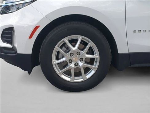 Certified 2024 Chevrolet Equinox LT FWD image 30