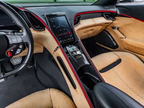 Used 2022 Ferrari Roma RWD image 30