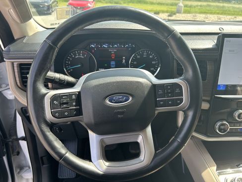 Used 2022 Ford Expedition Max Limited AWD/4WD image 31