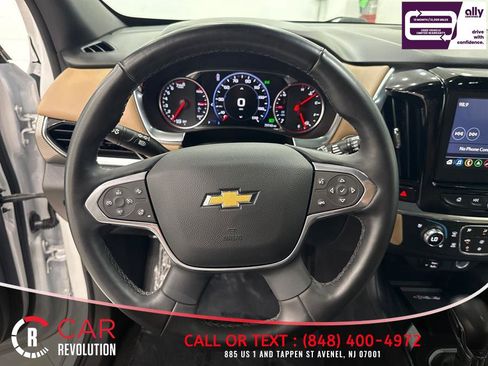 Used 2023 Chevrolet Traverse Premier FWD image 26