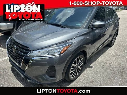 Used 2021 Nissan Kicks SV FWD image 1