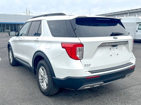 Used 2022 Ford Explorer XLT w/ Equipment Group 202A image 5