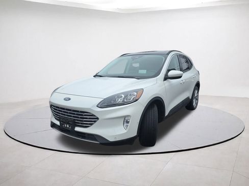 Used 2022 Ford Escape Titanium w/ Titanium Elite Package image 3