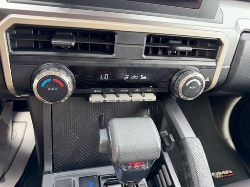 Used 2025 Toyota Tacoma TRD Off-Road AWD/4WD image 23