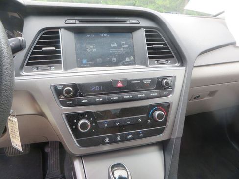 Used 2016 Hyundai Sonata SE FWD image 19