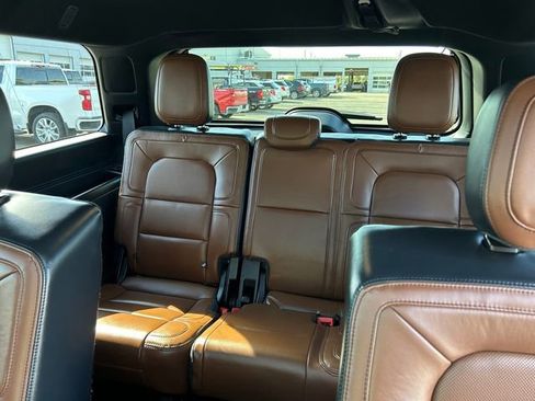 Used 2022 Lincoln Navigator Reserve image 13