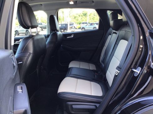 Used 2021 Ford Escape Titanium w/ Titanium Elite Package AWD/4WD image 33