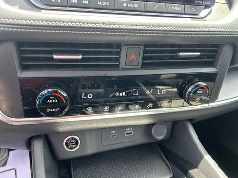 Used 2023 Nissan Rogue SV FWD image 24