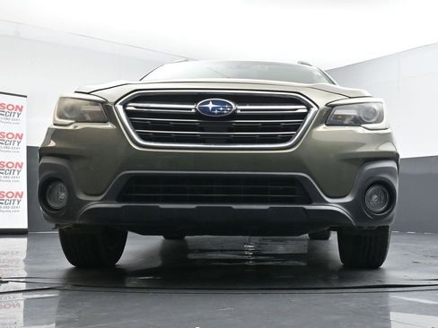 Used 2018 Subaru Outback 2.5i Limited image 19