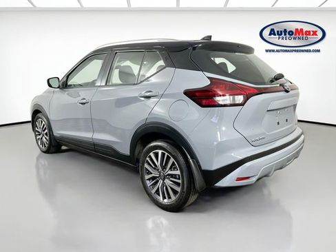 Used 2022 Nissan Kicks SV FWD image 5