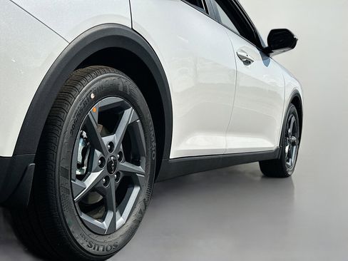 New 2025 Kia K4 LXS image 12