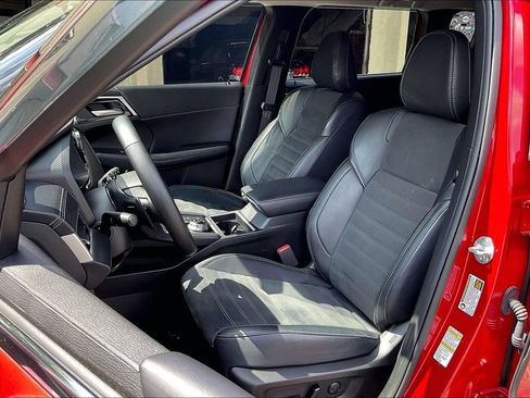 Used 2024 Mitsubishi Outlander SE AWD/4WD image 24