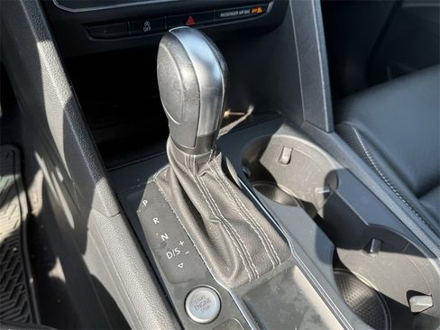 Used 2021 Volkswagen Atlas Cross Sport SE w/ V6 Towing Package image 21