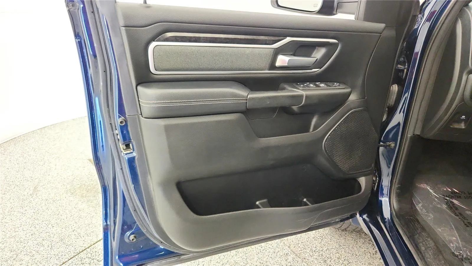 Used 2022 RAM 1500 Big Horn AWD/4WD image 33