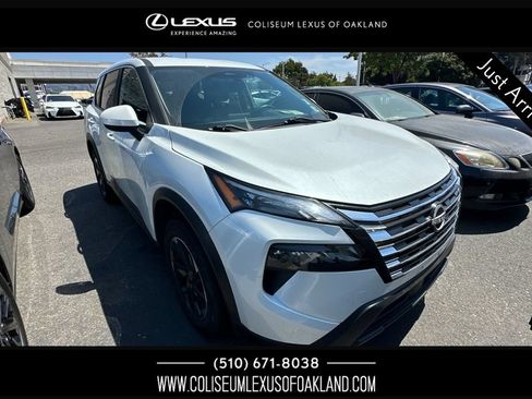 Used 2024 Nissan Rogue SV AWD/4WD image 1