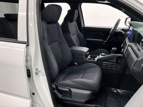 Used 2024 Toyota Tacoma SR image 7