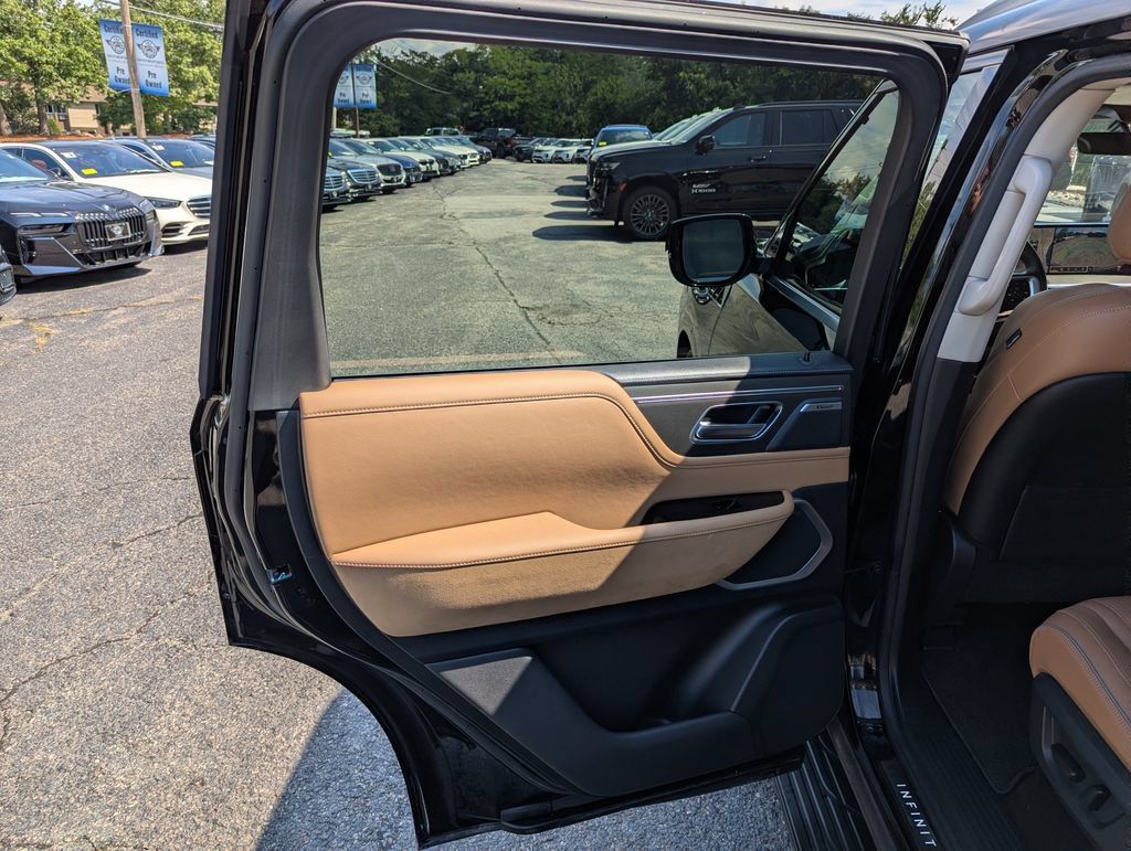 Used 2025 INFINITI QX80 Luxe AWD/4WD image 30