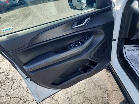 Used 2023 Jeep Grand Cherokee L Laredo image 18