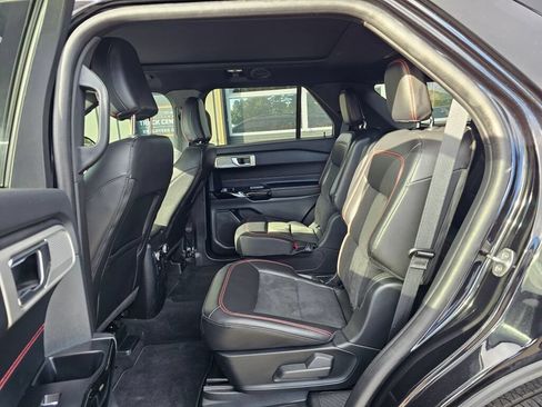 Used 2023 Ford Explorer ST-Line w/ Class IV Trailer Tow Package AWD/4WD image 18