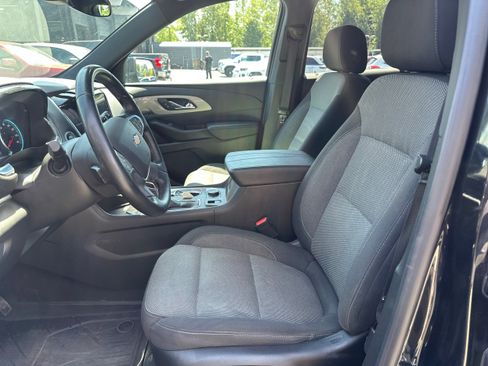 Used 2023 Chevrolet Traverse LT w/ LPO, Floor Liner Package AWD/4WD image 9