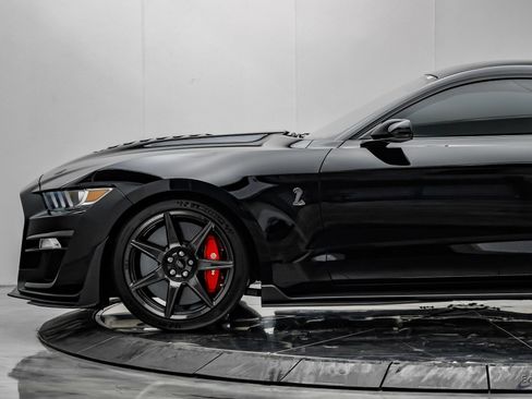 Used 2021 Ford Mustang Shelby GT500 w/ Carbon Fiber Track Pack RWD image 10