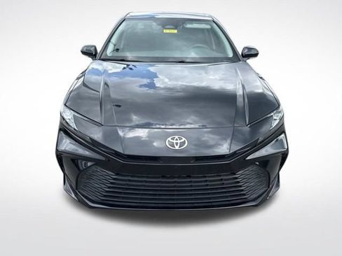 Used 2025 Toyota Camry LE w/ Convenience Package FWD image 8