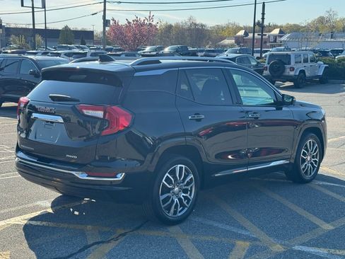 Used 2022 GMC Terrain Denali w/ Denali Premium Package AWD/4WD image 6