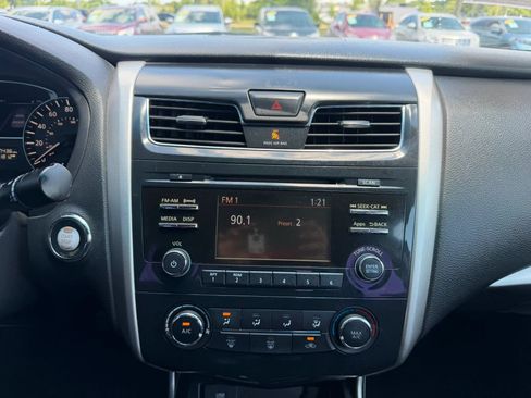 Used 2015 Nissan Altima 2.5 S w/ Power Driver Seat Package FWD image 16