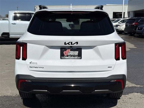 New 2026 Kia Sorento SX image 4