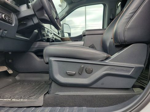 New 2025 Ford F350 Lariat w/ Lariat Ultimate Package image 18