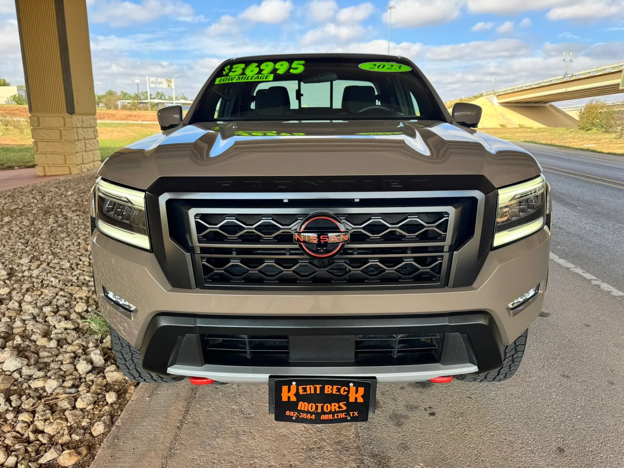 Used 2023 Nissan Frontier PRO-4X w/ Pro Convenience Package AWD/4WD image 8