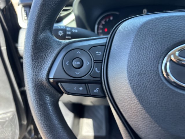 Used 2025 Toyota RAV4 XLE FWD image 27