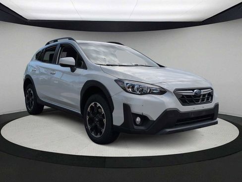 Used 2021 Subaru Crosstrek 2.0i Premium w/ Moonroof Package AWD/4WD image 2