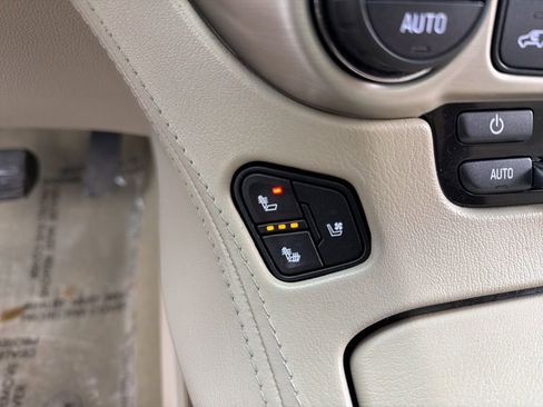 Used 2019 GMC Yukon Denali w/ Denali Ultimate Package image 16