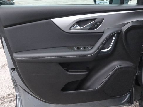 Used 2025 Chevrolet Blazer LT FWD image 13