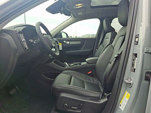New 2026 Volvo XC40 B5 Plus w/ Climate Package AWD/4WD image 10