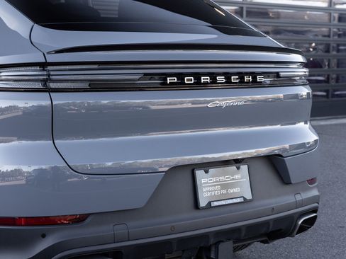 Certified 2026 Porsche Cayenne Coupe image 12