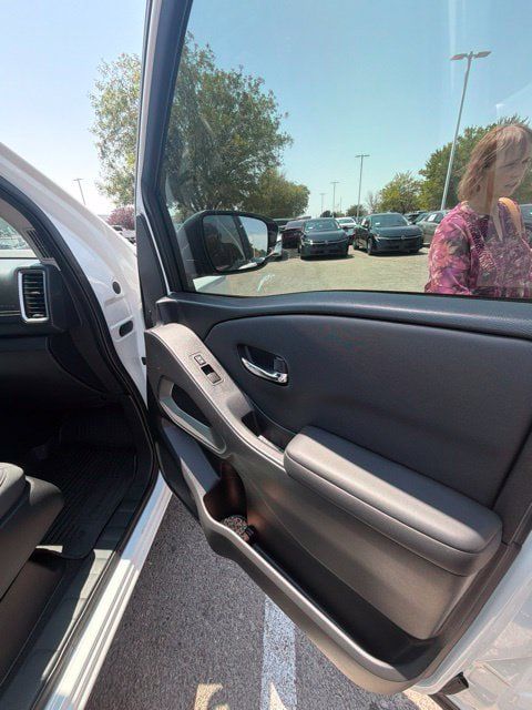 Certified 2024 Nissan Frontier SV AWD/4WD image 15