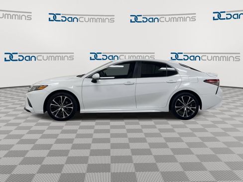 Used 2019 Toyota Camry SE FWD image 5