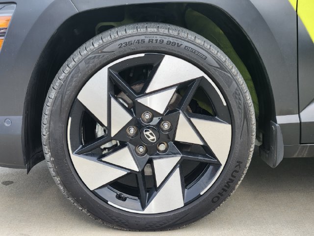 Used 2024 Hyundai Kona Limited FWD image 13