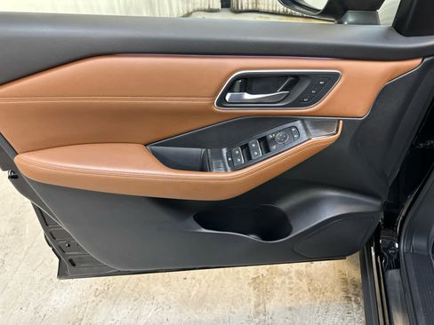 Certified 2024 Nissan Rogue Platinum image 26