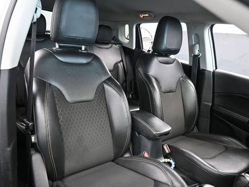 Used 2020 Jeep Compass Latitude image 43