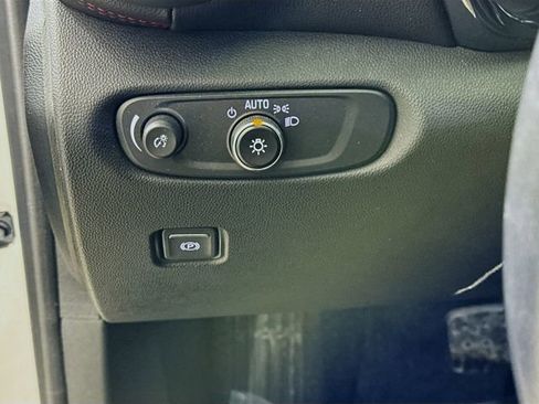 Used 2021 Chevrolet Blazer RS w/ Enhanced Convenience Package image 10