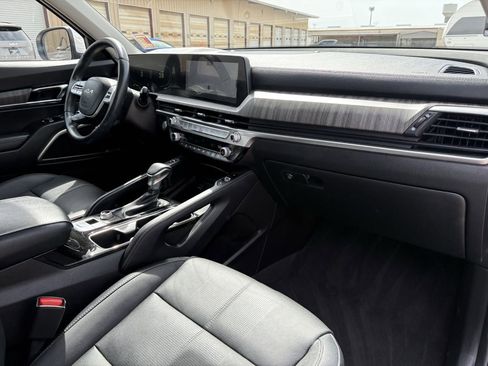 Used 2023 Kia Telluride EX AWD/4WD image 31