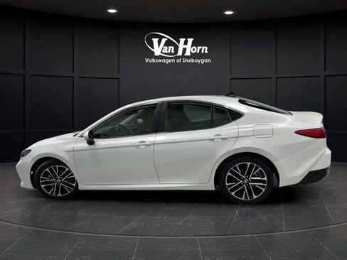 Used 2025 Toyota Camry XLE image 6